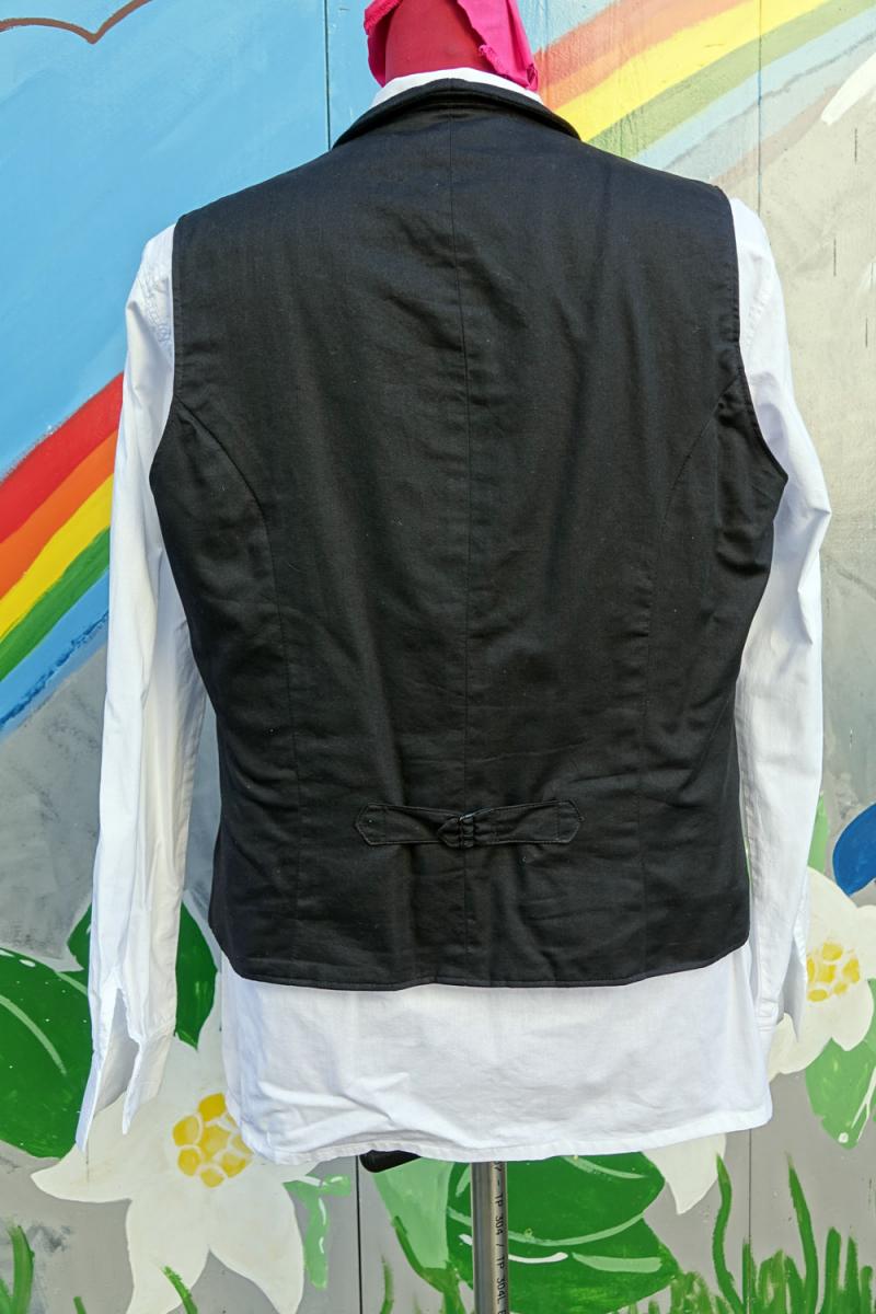 2020-06-01_16-46-54 Črna noša