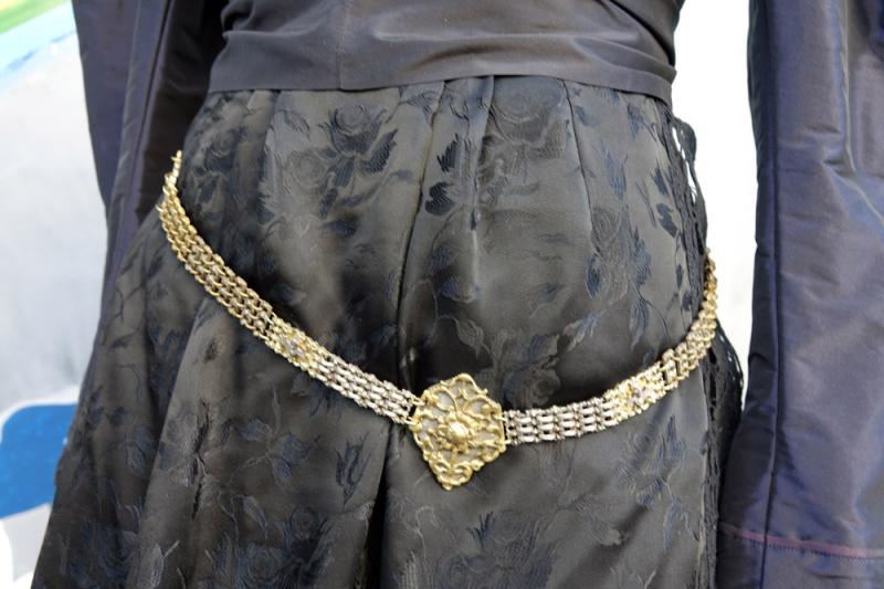 2020-06-01_16-21-41 Črna noša